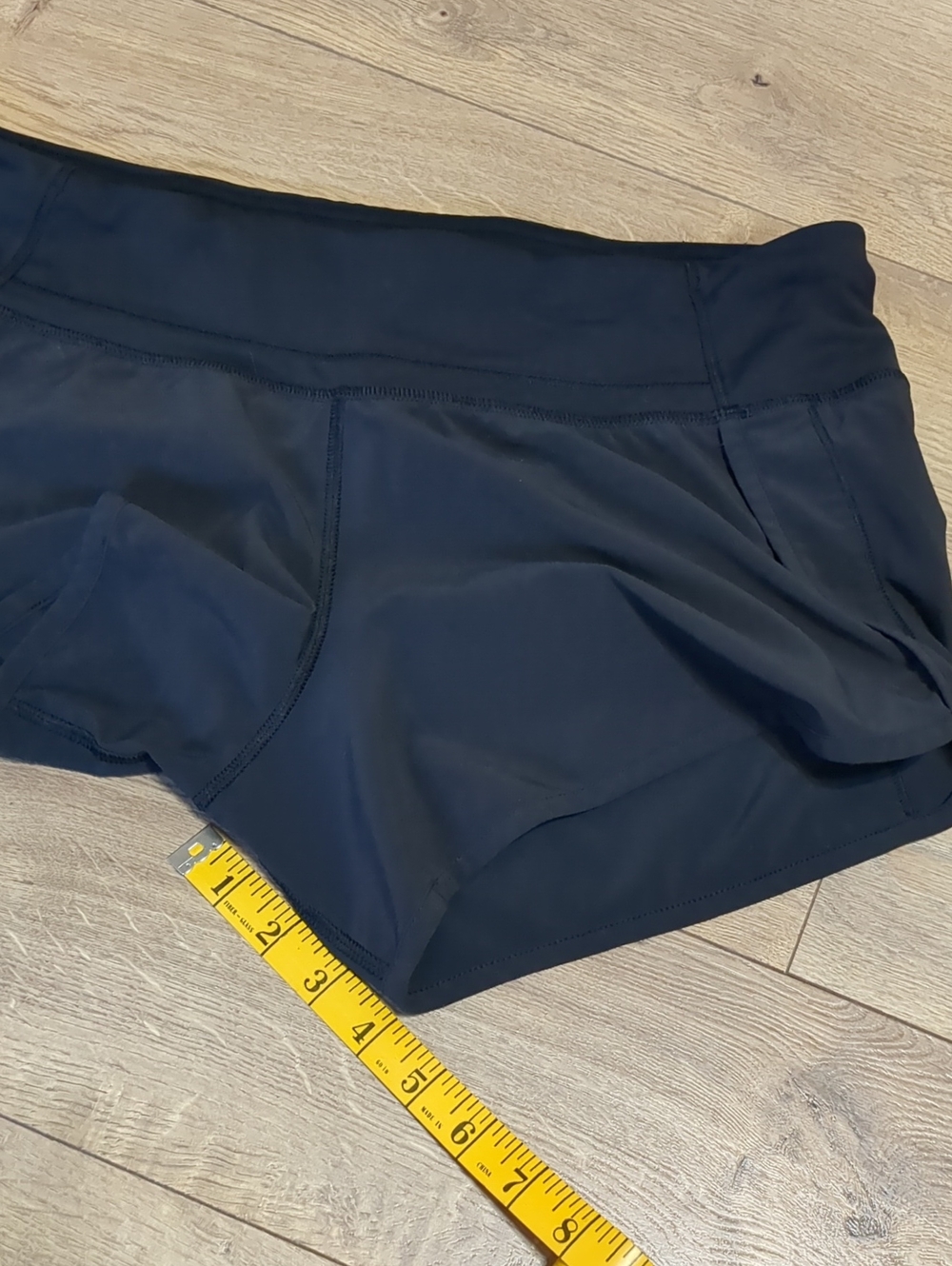 Lululemon Athletica shorts black pocket Size 8 - Picture 6 of 9